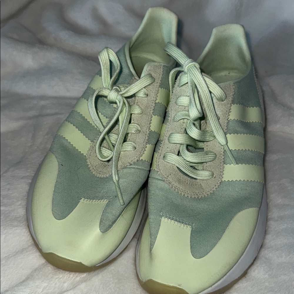 "Mint Condition: Women's Adidas FLB Runner 'Aero Green' - Size 9"